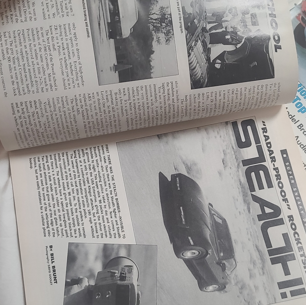 Variety Of Vintage Corvette Magazine Collection, Huge Lot - Picture 12 of 12